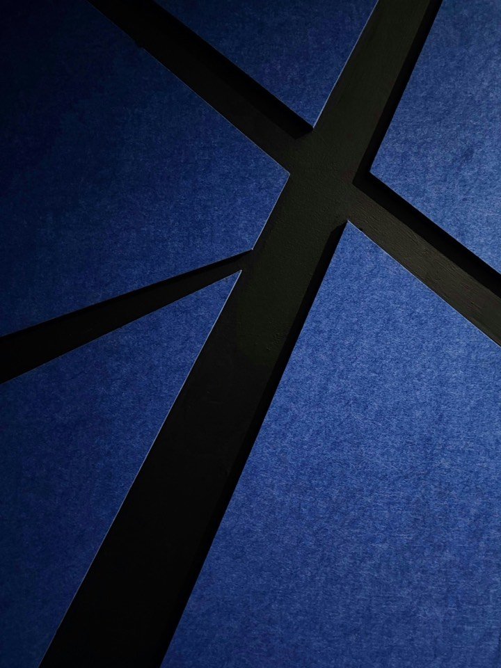Two-tone graphic felt
