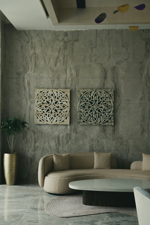 Stone-effect walls